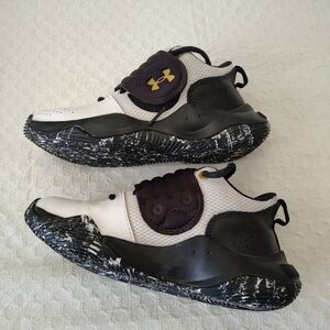 Under Armour Kids' Black and White Sneakers Size 2Y